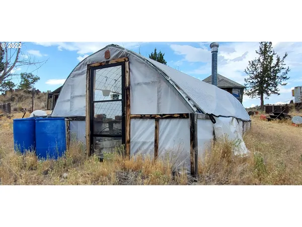 a view of a outdoor space