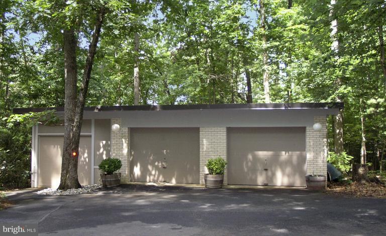 2524 Leeds Road Oakton, VA 22124 - Photo 14 of 30 Detached Garage w/Eqpmnt Shed