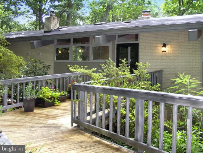 2524 Leeds Road Oakton, VA 22124 - Photo 5 of 30 Front Entry Bridge