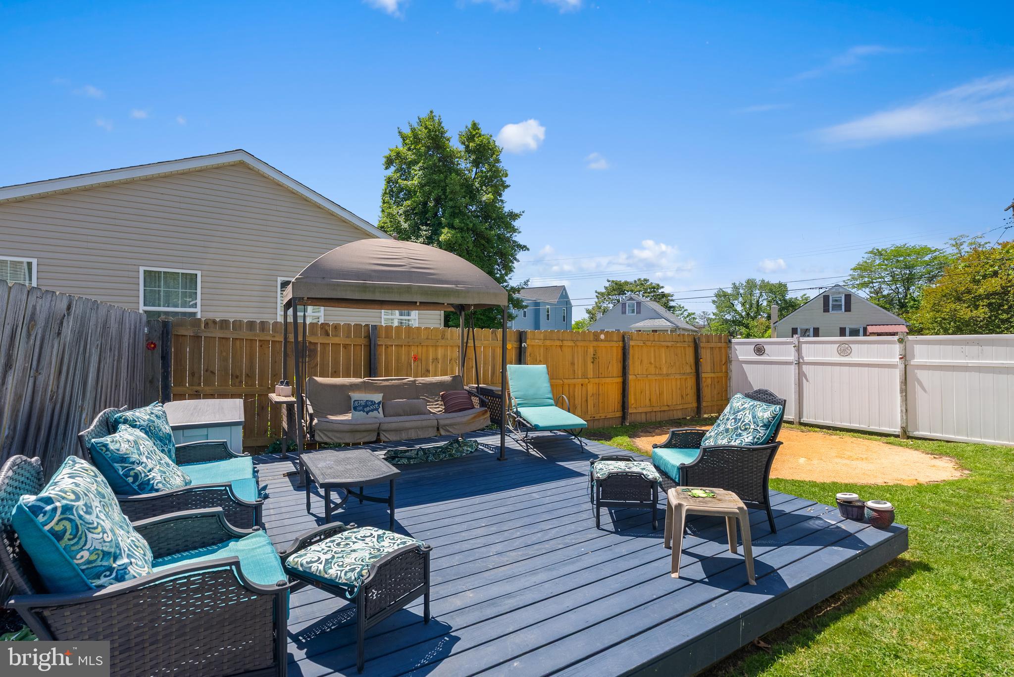 70 Del Rio Road Baltimore, MD 21222 - Photo 34 of 40 a outdoor living space with furniture and garden view