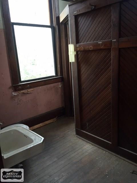 6720 Galbraith Line Road Croswell, MI 48422 - Photo 2 of 8 Bath Area