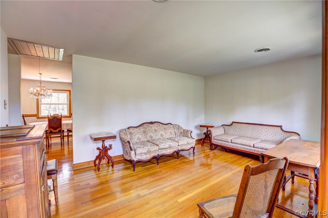 11271 Rocky Ridge Road Glen Allen, VA 23059 - Photo 7 of 46 Gallery Image 7