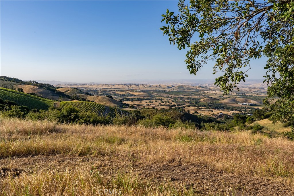 2762 Adelaida Road Paso Robles, CA 93446 - Photo 11 of 57 a view of lake