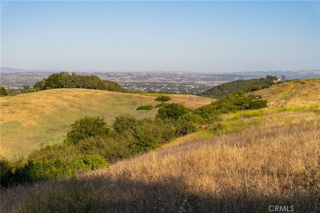 2762 Adelaida Road Paso Robles, CA 93446 - Photo 14 of 57 a view of an ocean