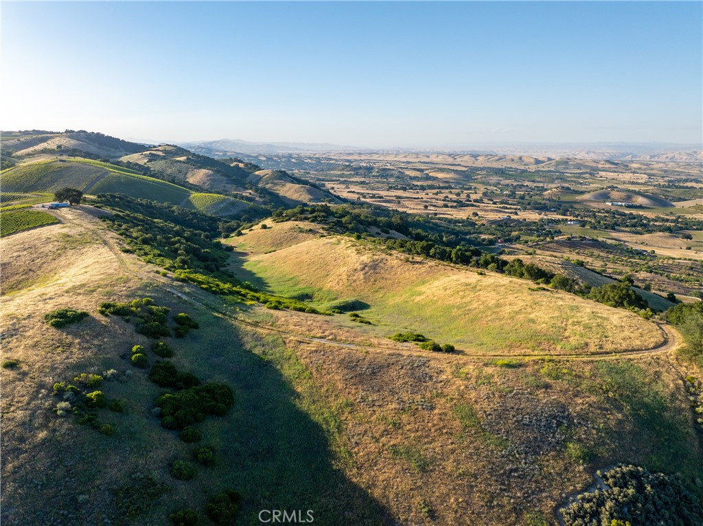 2762 Adelaida Road Paso Robles, CA 93446 - Photo 18 of 57 a view of an ocean