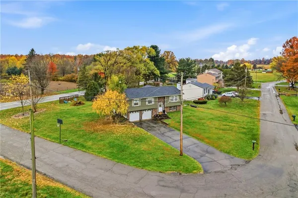 $250,000 | 11 Clubhouse Drive, West Middlesex, PA 16159