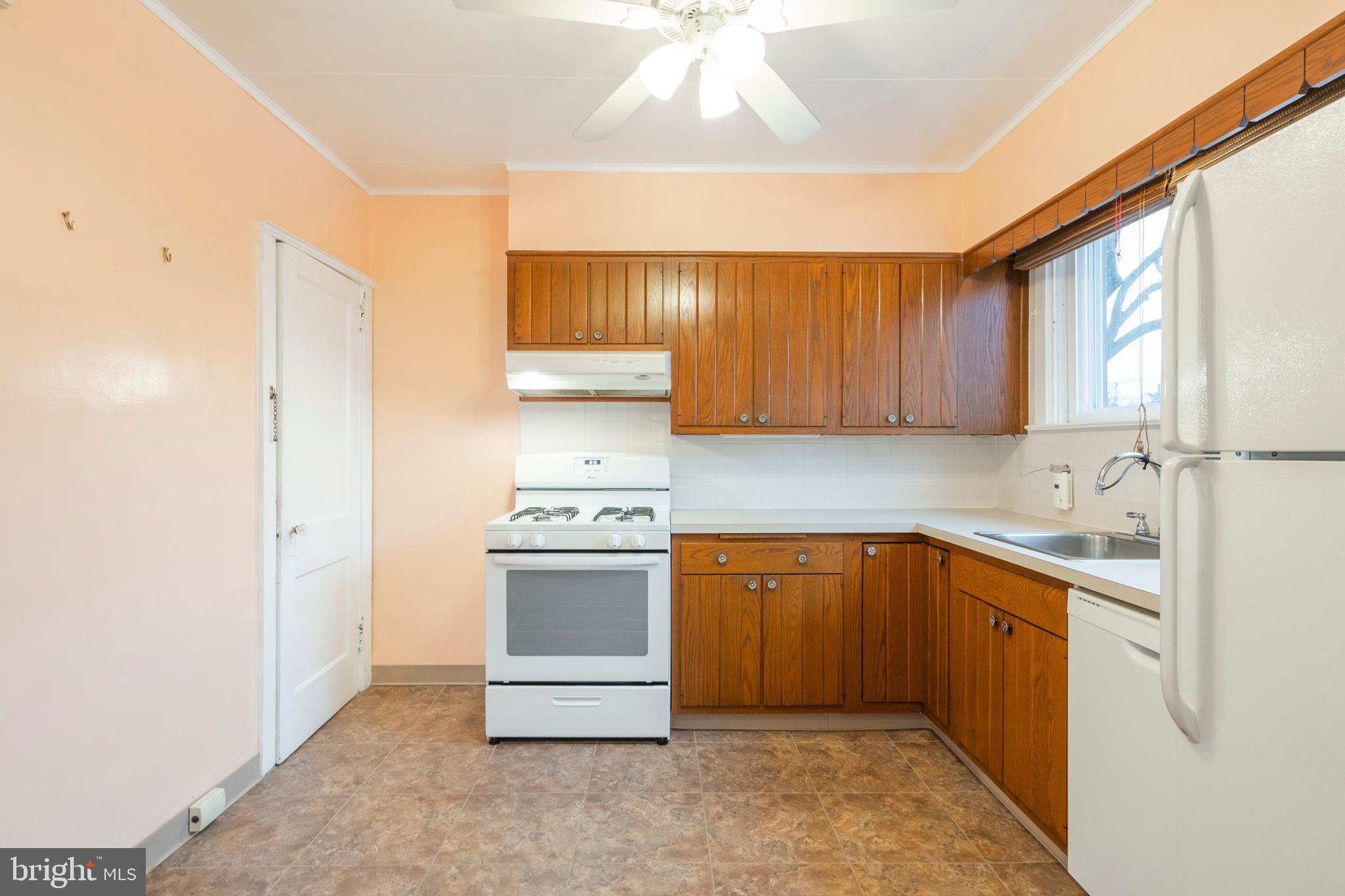 336 Ballymore Road Springfield, PA 19064 - Photo 15 of 36 Kitchen