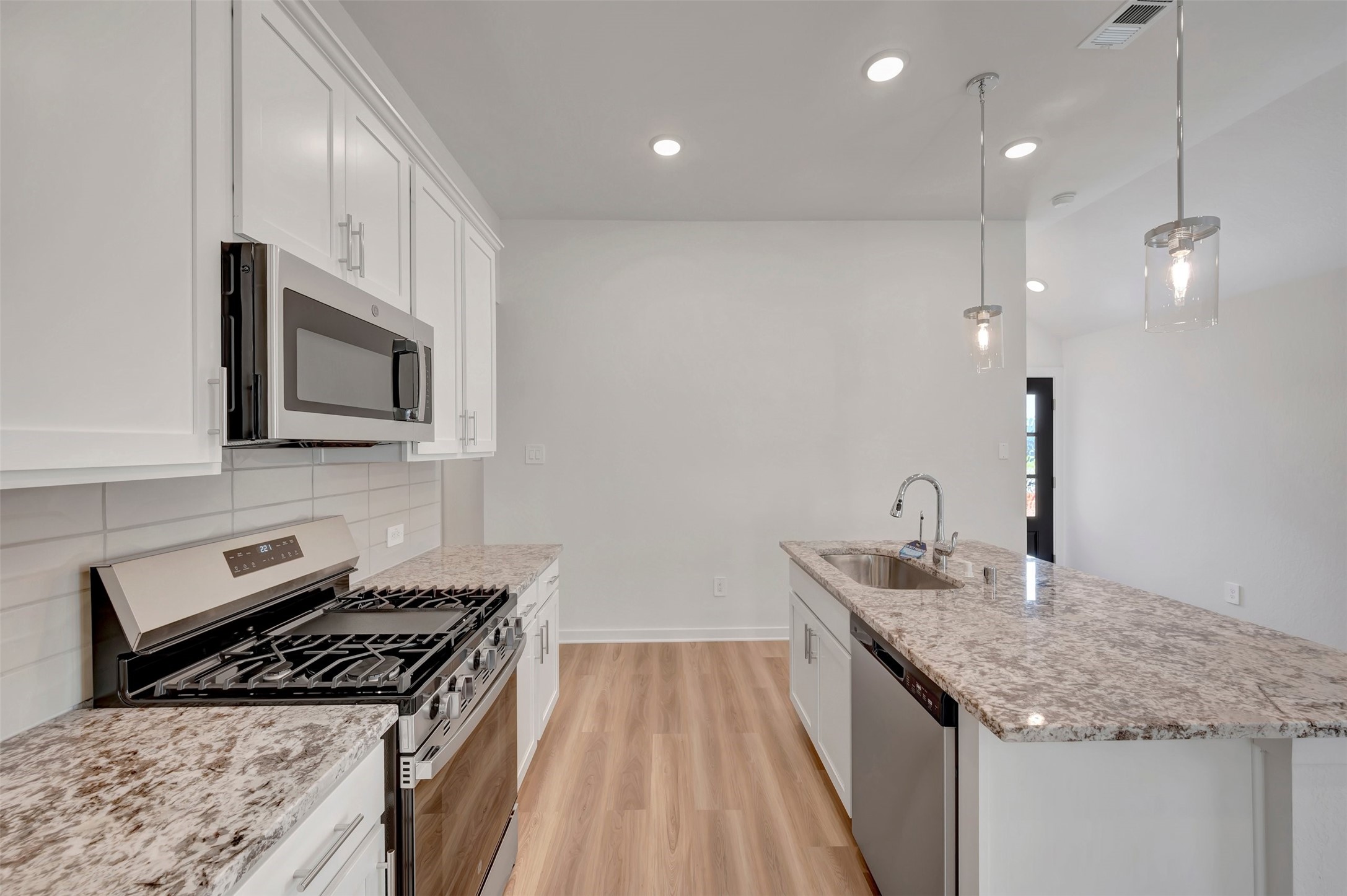 759 Hackberry Branch Magnolia, TX 77354 - Photo 19 of 43