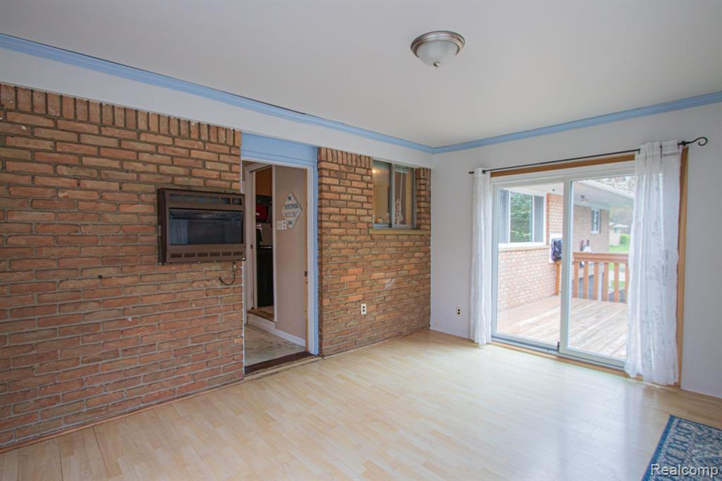 707 Gertrude Road Waterford, MI 48328 - Photo 10 of 35 Gallery Image 10