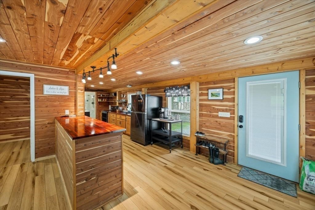938 Riley Creek Road Whitleyville, TN 38588 - Photo 25 of 40 a view of a livingroom with furniture