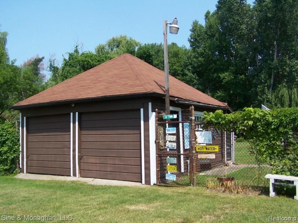 4050 Pointe Tremble Road Algonac, MI 48001 - Photo 21 of 22 100_2489.jpg
