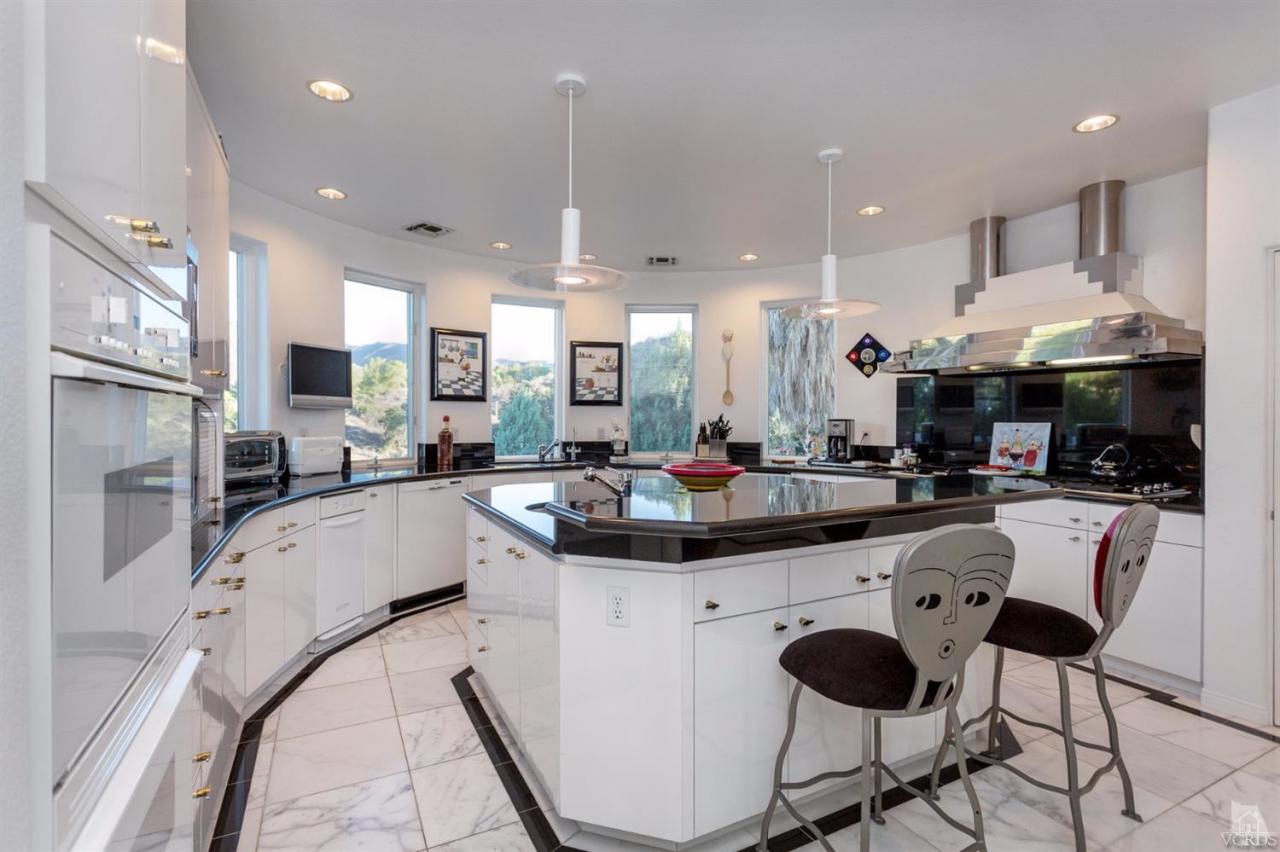 27502 Trail Ridge Road Canyon Country, CA 91387 - Photo 15 of 70 Additional Photo