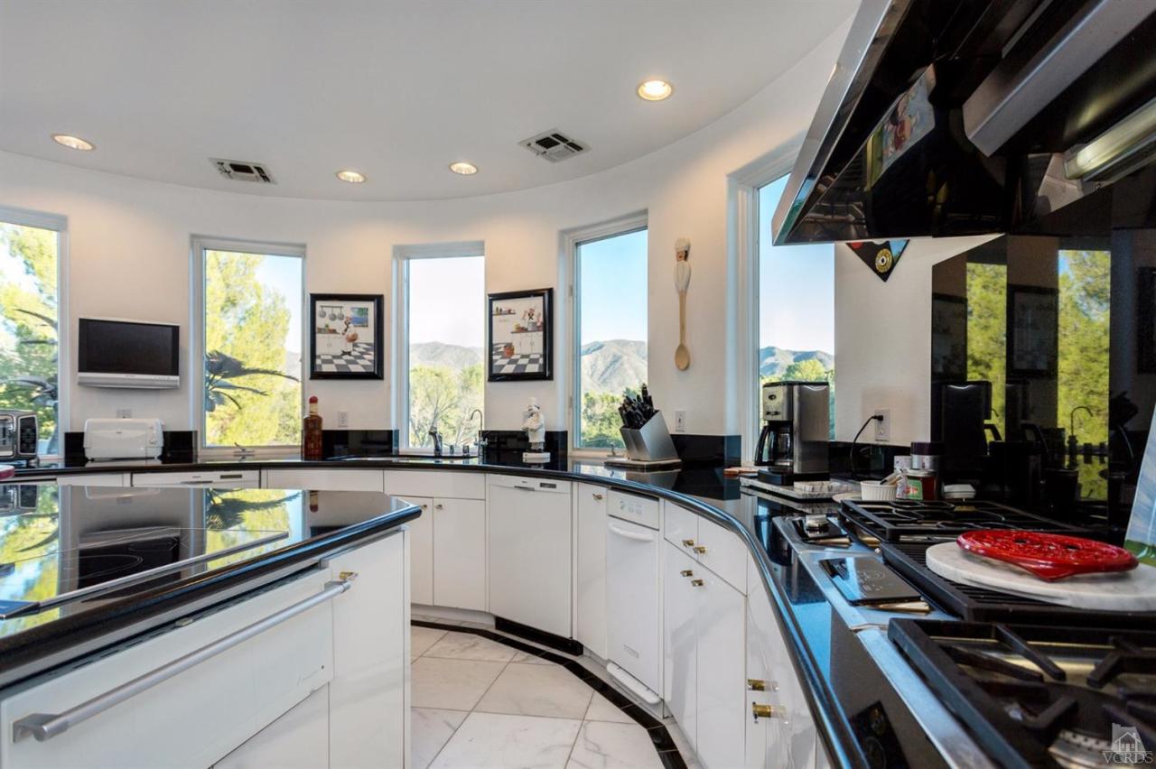 27502 Trail Ridge Road Canyon Country, CA 91387 - Photo 16 of 70 Additional Photo