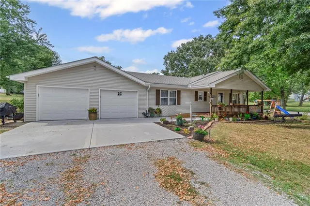 $229,500 | 102 South East Street, Cameron, MO 64429