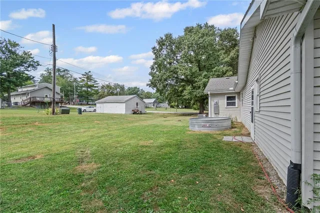 $229,500 | 102 South East Street, Cameron, MO 64429