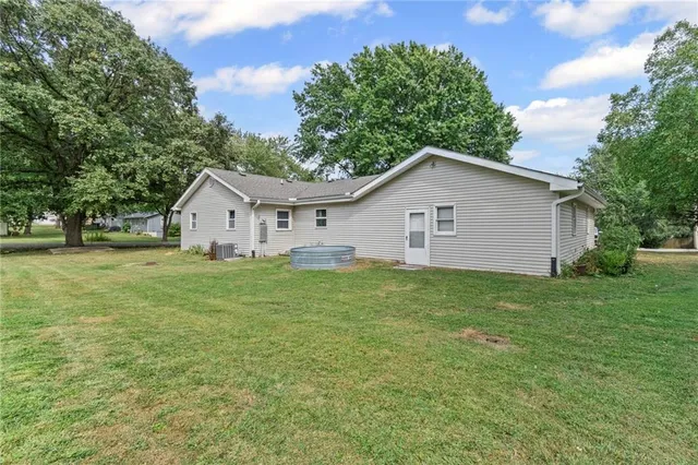 $229,500 | 102 South East Street, Cameron, MO 64429