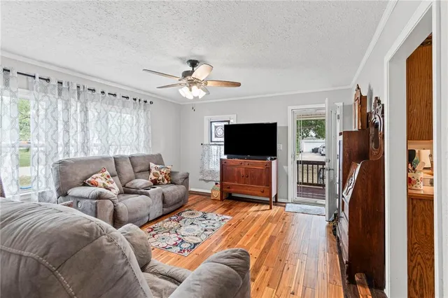 $229,500 | 102 South East Street, Cameron, MO 64429