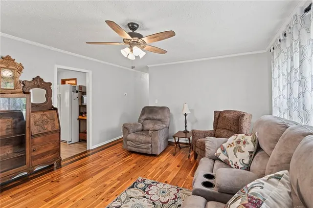 $229,500 | 102 South East Street, Cameron, MO 64429