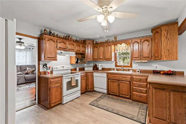 $229,500 | 102 South East Street, Cameron, MO 64429