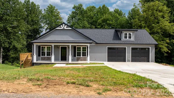 $389,900 | 128 Buck Shoals Circle, Hudson, NC 28638