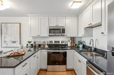 $725,000 | 2090 Great Highway, Unit 103, San Francisco, CA 94116