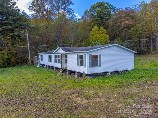 $375,000 | 8125 Ellijay Road, Franklin, NC 28734