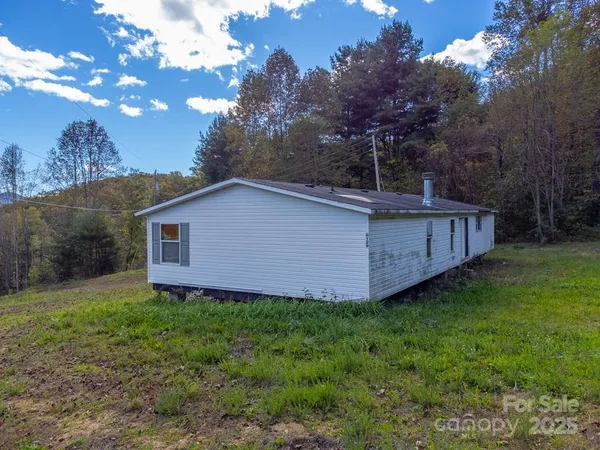 $375,000 | 8125 Ellijay Road, Franklin, NC 28734