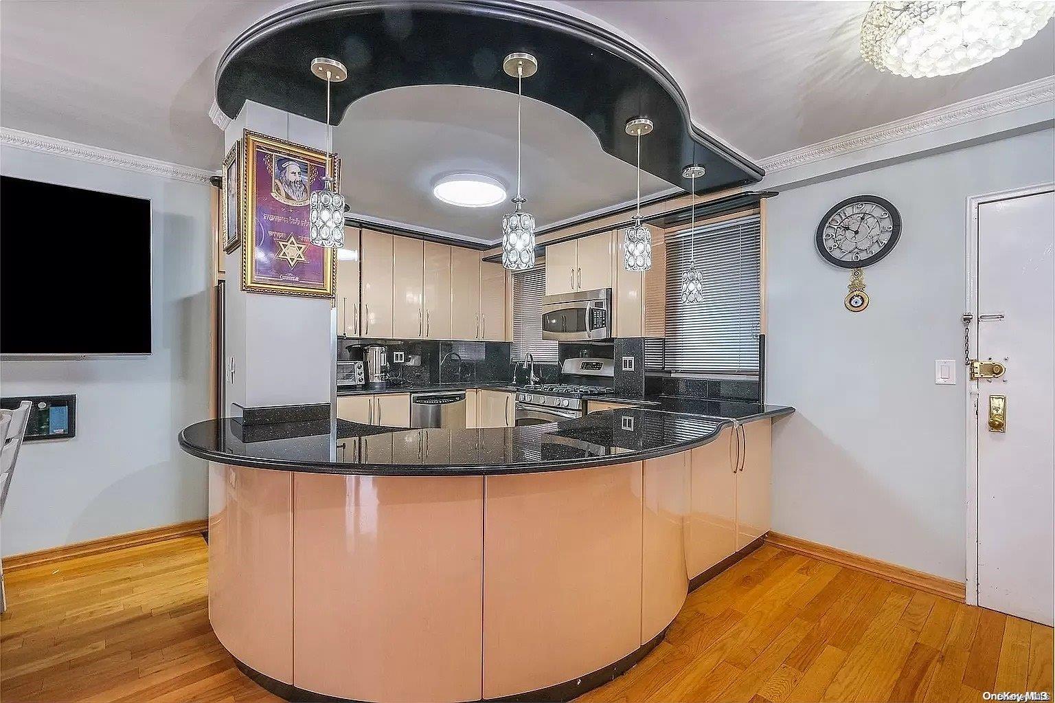 9805 63rd Drive, Unit 5E Queens, NY 11374 - Photo 6 of 9