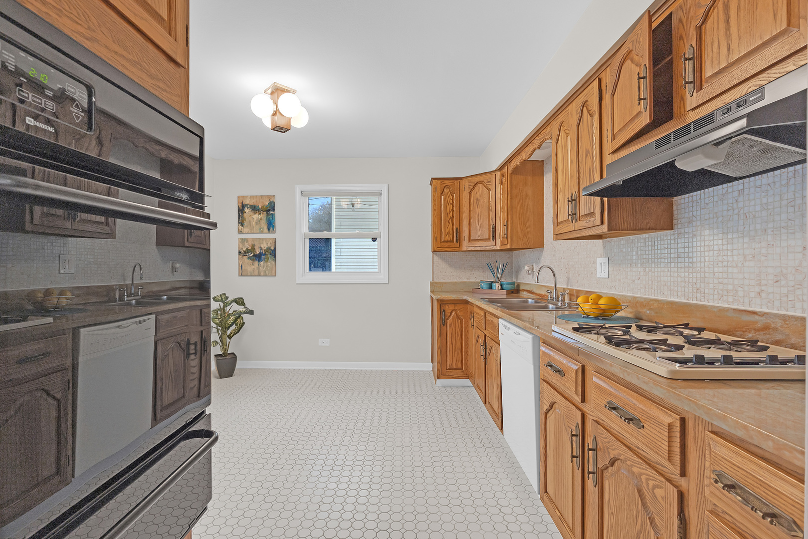 1423 Busse Road Mount Prospect, IL 60056 - Photo 5 of 22 Gallery Image 5