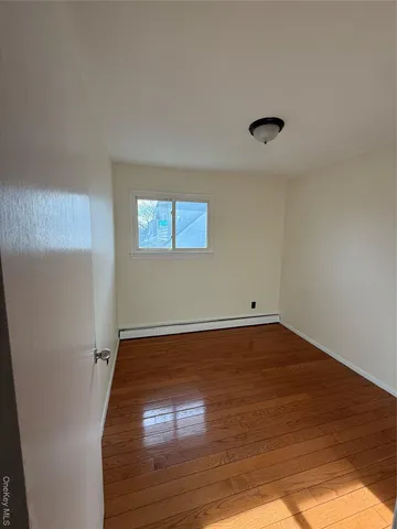 $3,500 | 97 Arlington Avenue, Valley Stream, NY 11580