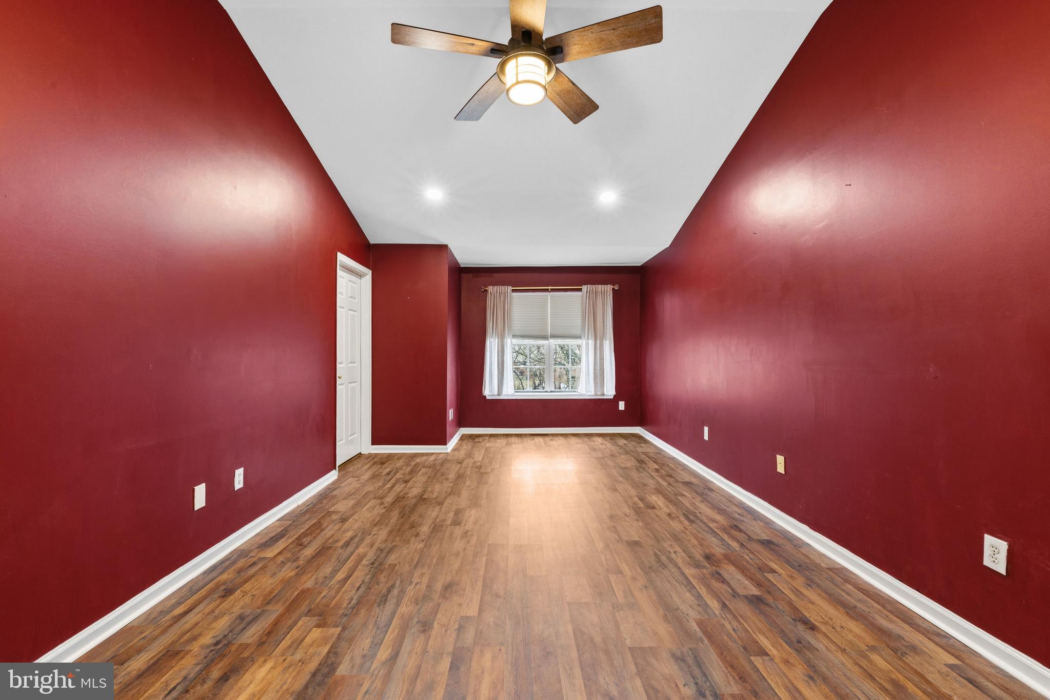 87 Windingbrook Road Bordentown, NJ 08505 - Photo 22 of 54 Primary Bedroom