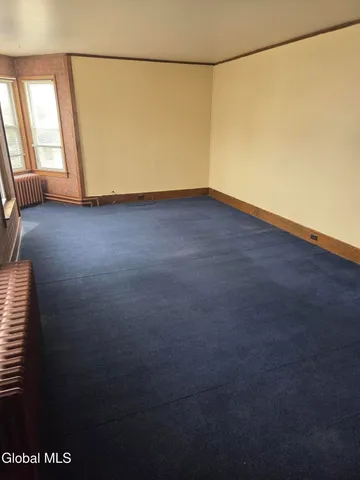 $1,600 | 48 Arnold Avenue, Unit 2, Amsterdam, NY 12010