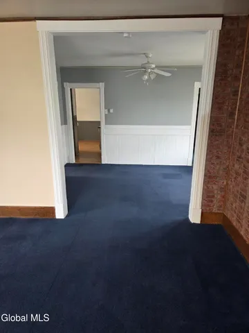 $1,600 | 48 Arnold Avenue, Unit 2, Amsterdam, NY 12010