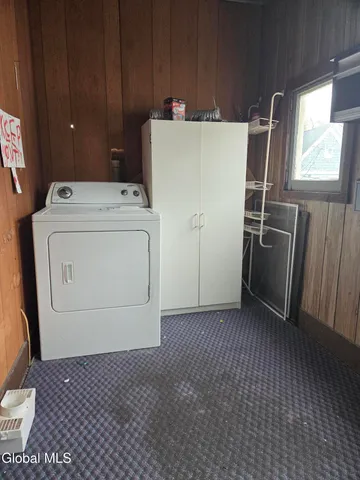 $1,600 | 48 Arnold Avenue, Unit 2, Amsterdam, NY 12010