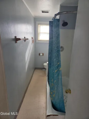 $1,600 | 48 Arnold Avenue, Unit 2, Amsterdam, NY 12010