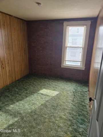 $1,600 | 48 Arnold Avenue, Unit 2, Amsterdam, NY 12010