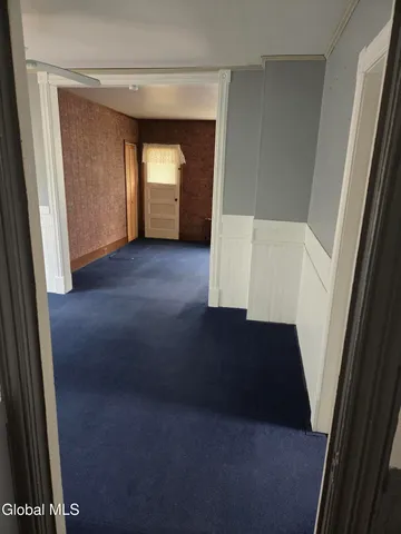 $1,600 | 48 Arnold Avenue, Unit 2, Amsterdam, NY 12010