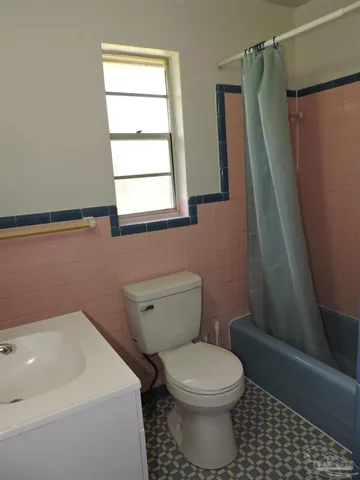 $975 | 1010 Pennsylvania Drive, Pensacola, FL 32506