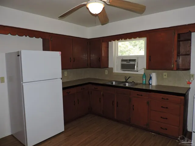 $975 | 1010 Pennsylvania Drive, Pensacola, FL 32506