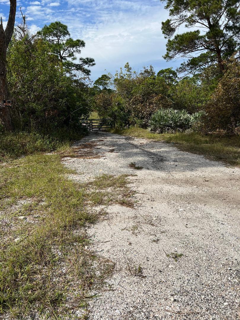 6595 Turnpike Feeder Road Fort Pierce, FL 34951 - Photo 4 of 5 Entrance