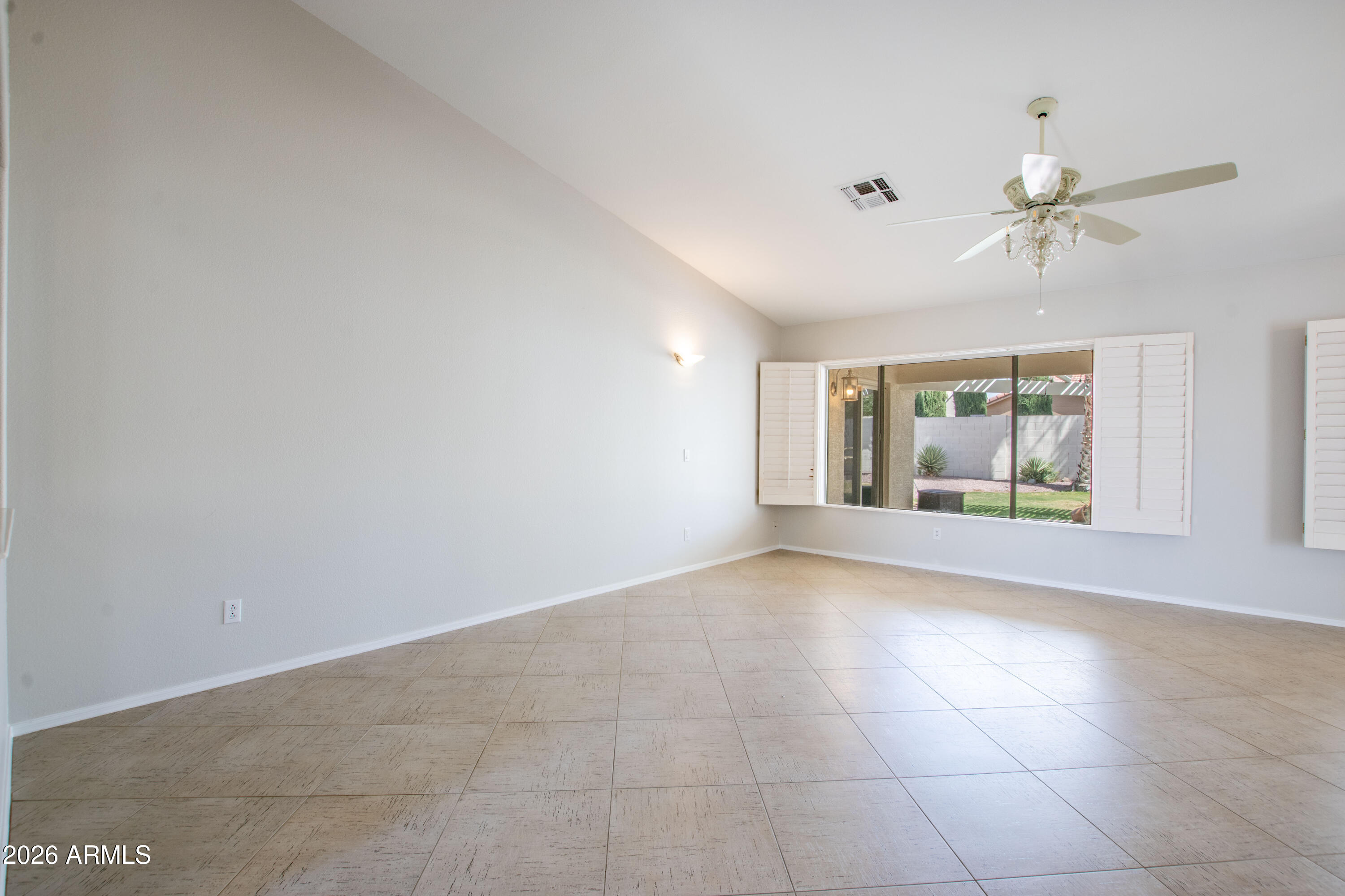 15644 Piccadilly Road Goodyear, AZ 85395 - Photo 8 of 61