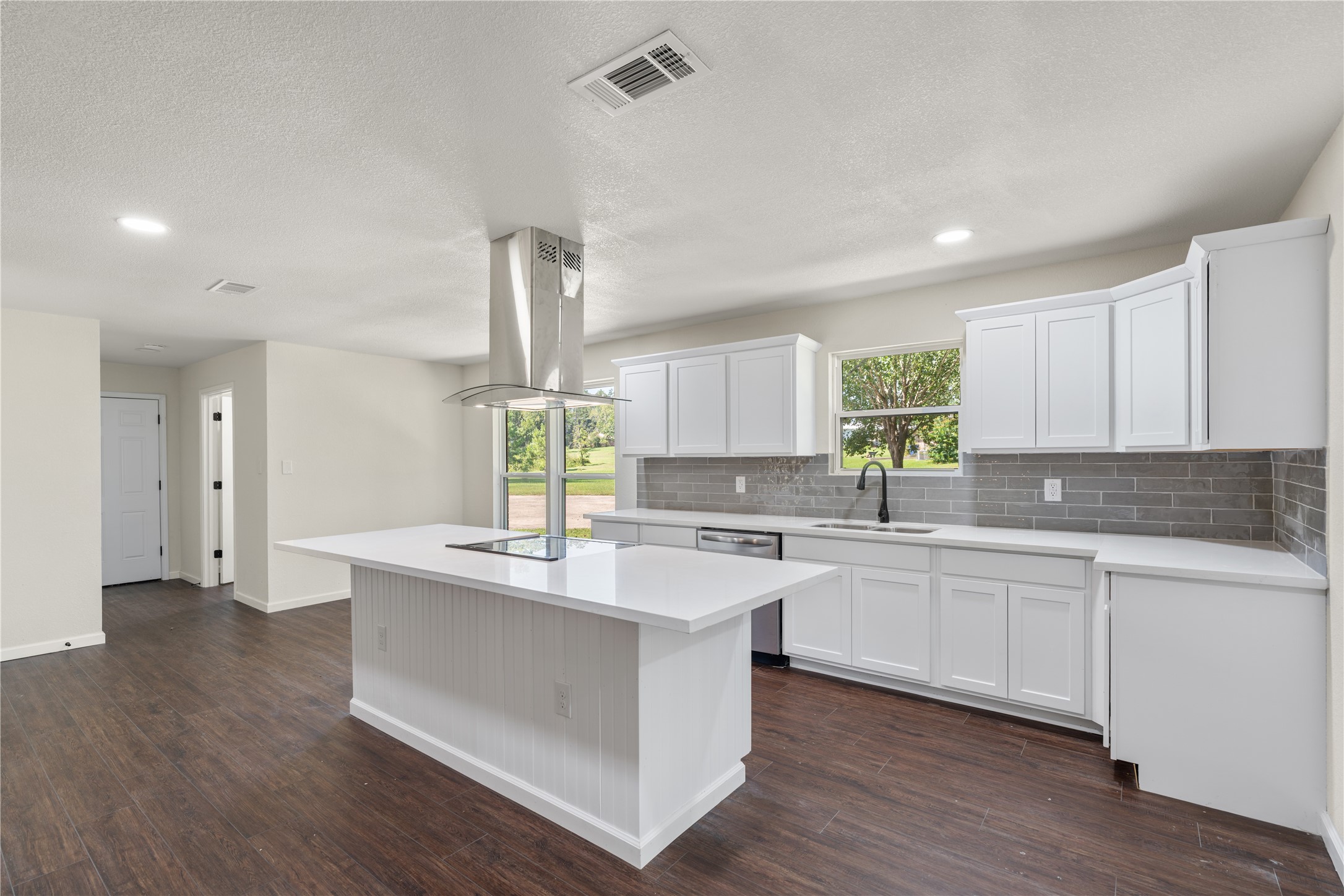 735 Laurelia Loop Corrigan, TX 75939 - Photo 14 of 48