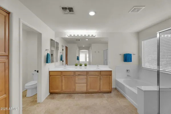 $599,999 | 2975 East Andre Avenue, Gilbert, AZ 85298