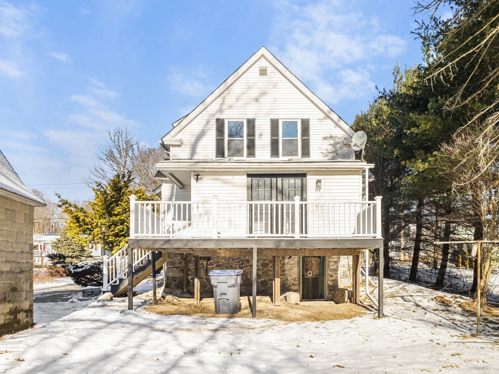 224 Pelham Street Methuen, MA 01844 - Photo 35 of 40 a front view of a house
