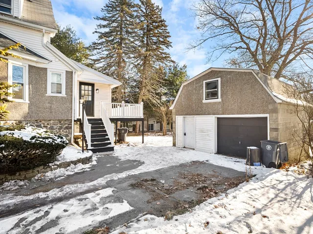 $539,000 | 224 Pelham Street, Methuen, MA 01844