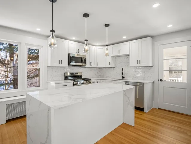 $539,000 | 224 Pelham Street, Methuen, MA 01844