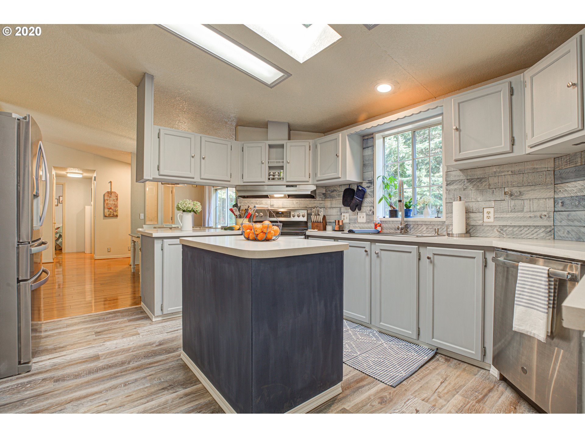 17271 South Outlook Road Oregon City, OR 97045 - Photo 3 of 32