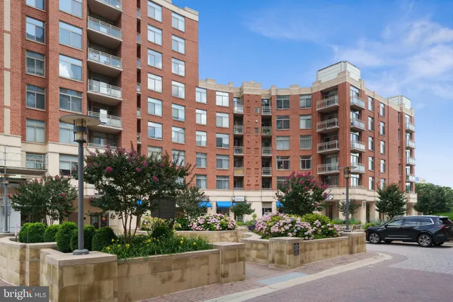 $418,500 | 3600 South Glebe Road, Unit 526W, Arlington, VA 22202