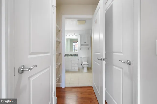 a en suite bathroom with a shower