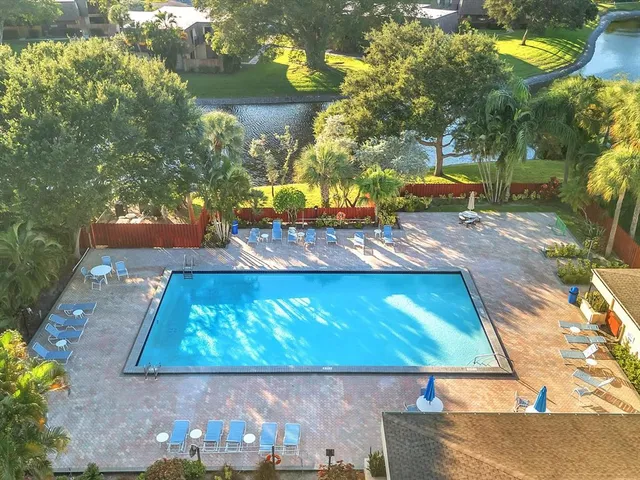 $299,000 | 2947 Southwest 22nd Circle, Unit 28D, Delray Beach, FL 33445